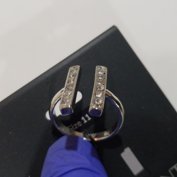 Lane Bryant Silver Tone Sparkling Crystal size 11 Ring - Women's Fashion Jewelry - Picture 6 of 6
